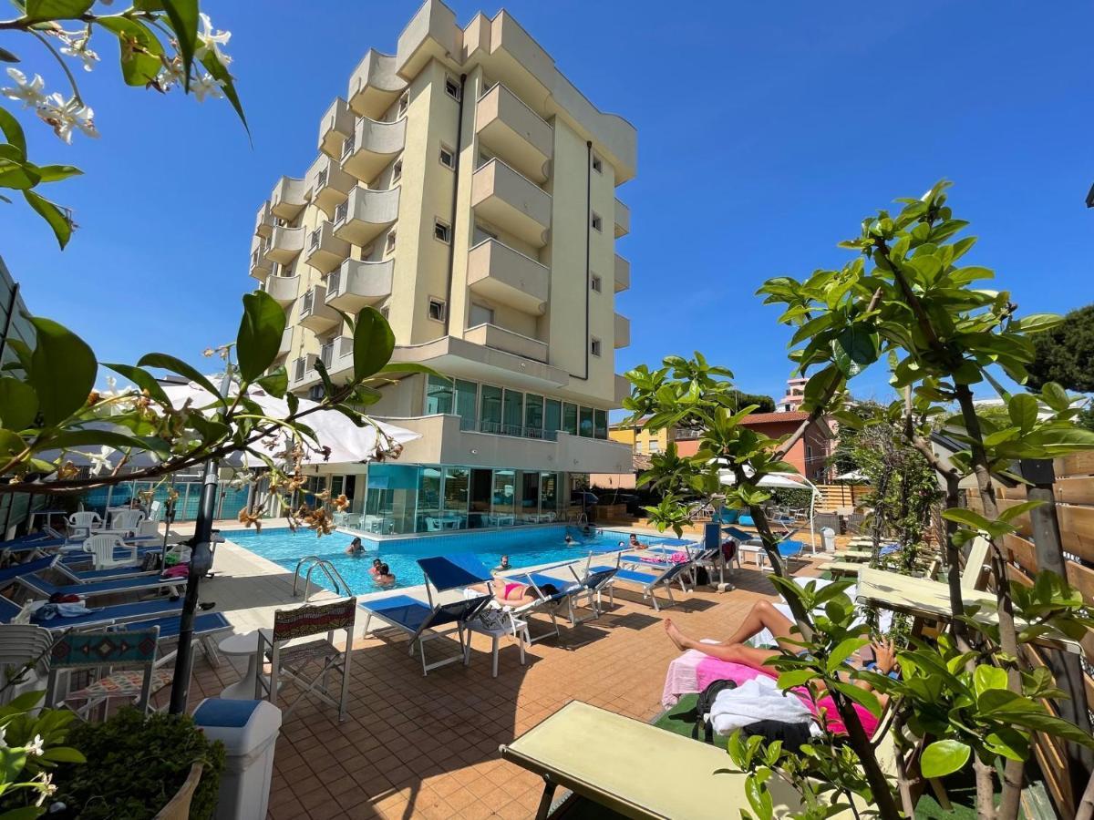 Hotel Apogeo - Breakfast Experience Ρίμινι Εξωτερικό φωτογραφία